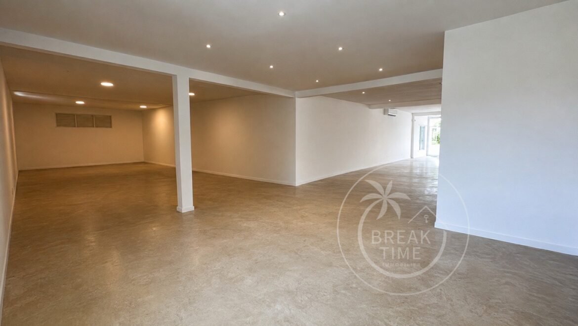 Immeuble commercial à vendre centre ville de Las Terrenas