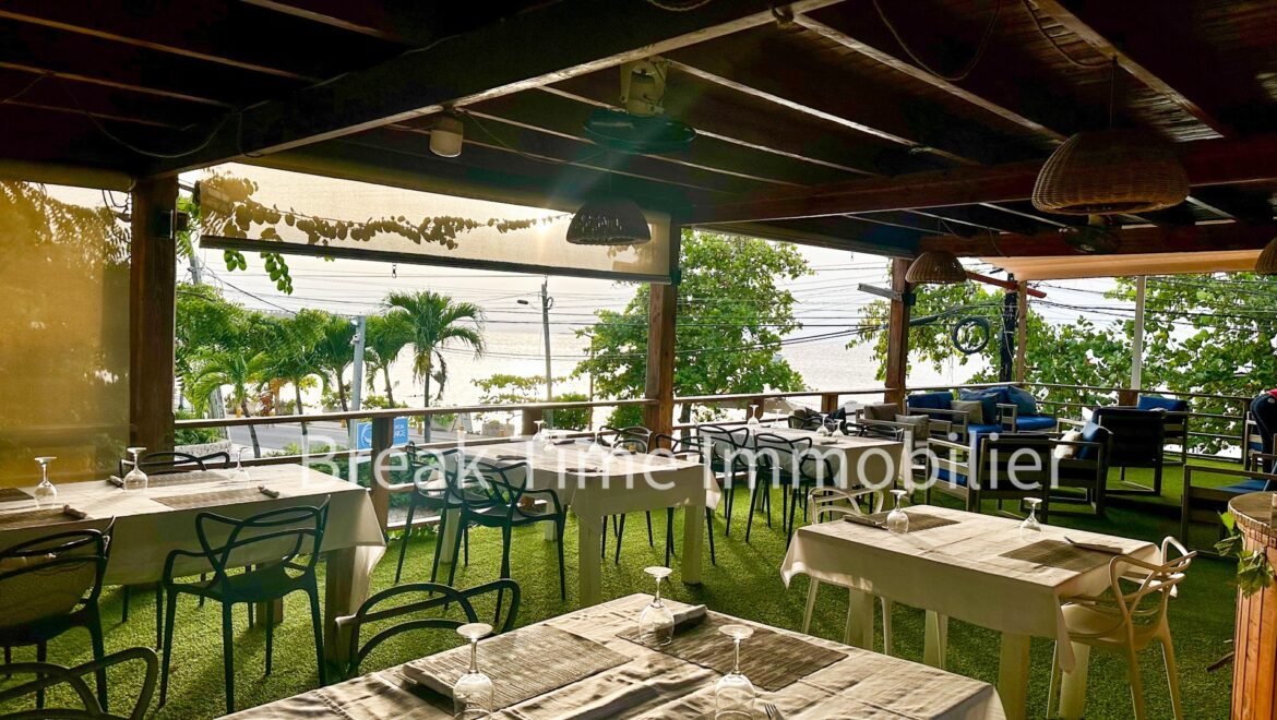 Restaurant Playa Popy salle et espace lounge vue mer